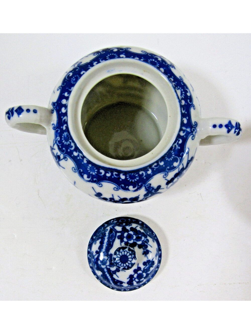 Lot of 14 Vintage Japanese Porcelain Blue and White Cherry Blossom Pattern - Picture 10 of 16